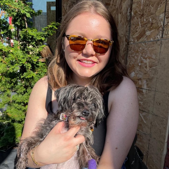 Meet your Posher, Sarah - Picture 1 of 4